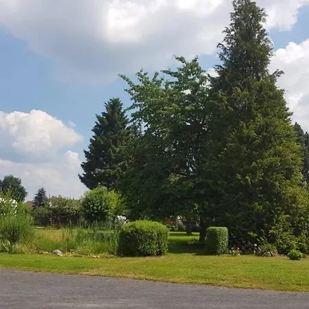 Apartamento Am Wasserturm Mit Kleinem Bauernhof