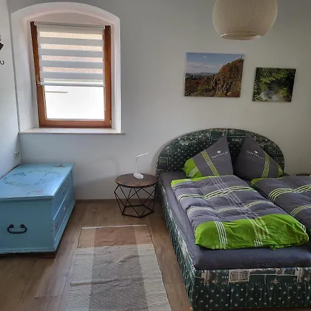 Apartamento Am Wasserturm Mit Kleinem Bauernhof Baruth