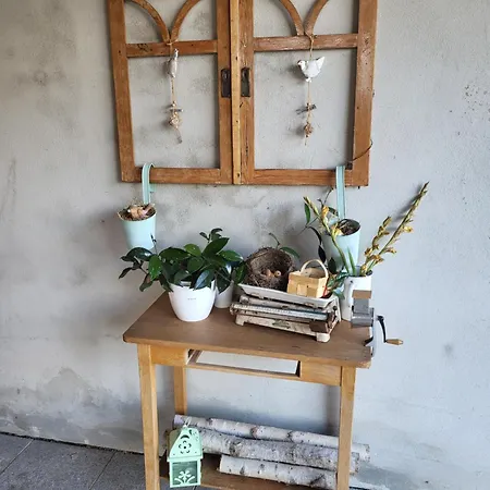 Am Wasserturm Mit Kleinem Bauernhof