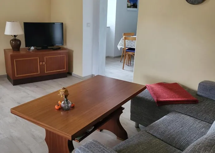 Am Wasserturm Mit Kleinem Bauernhof