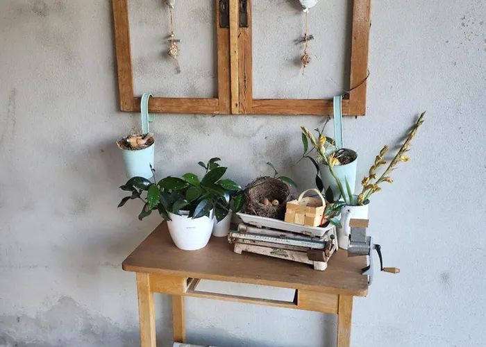 Am Wasserturm Mit Kleinem Bauernhof